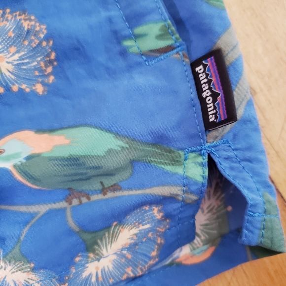 🏷PATAGONIA W's Barely Baggies Shorts - S - Picture 4 of 11